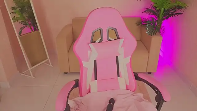 EmilyBridget's cam snapshot