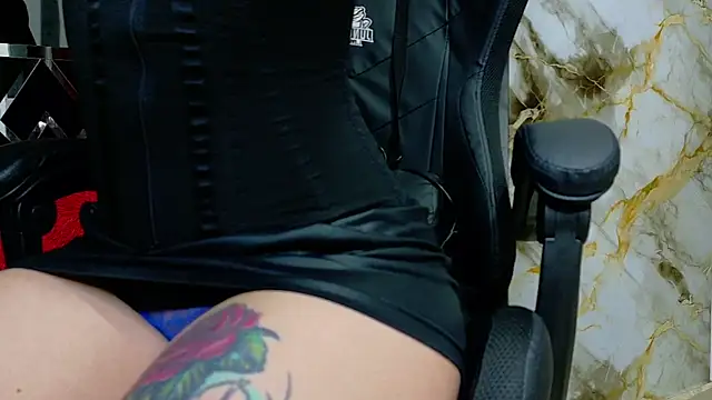 nova_kitttyy's cam snapshot