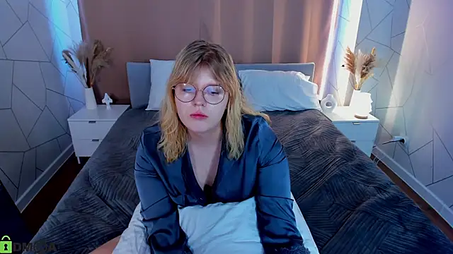 luna_c0ra's cam snapshot