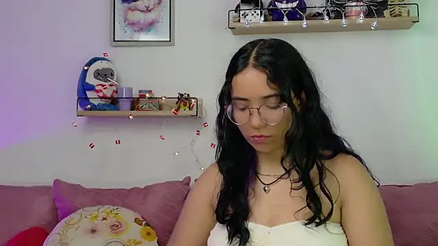 LucyDerby's cam snapshot