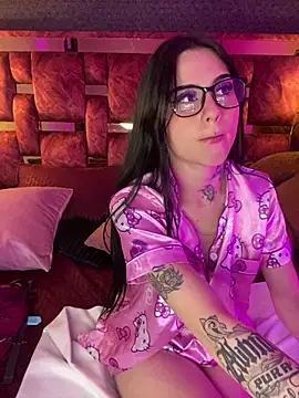 Veronicaa_lodge1's cam snapshot