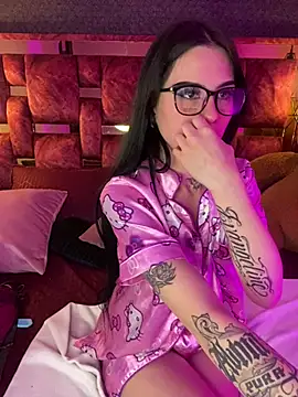 Veronicaa_lodge1's cam snapshot