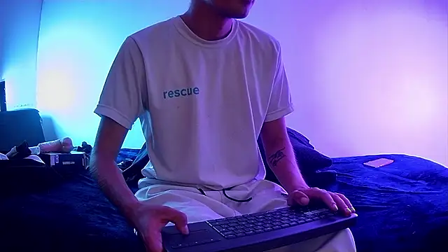 nicolatinboy live sex cam