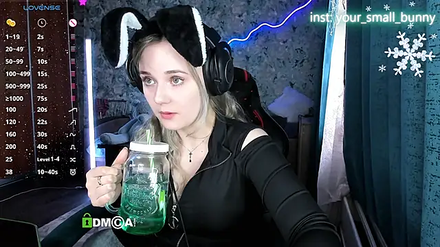 Your_small_bunny live sex cam