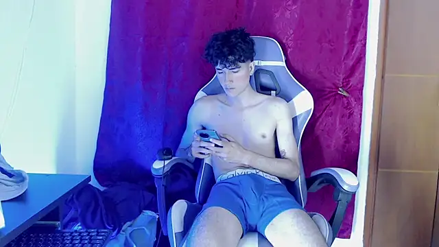 Johnny_cagee_ live sex cam