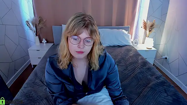 luna_c0ra's cam snapshot