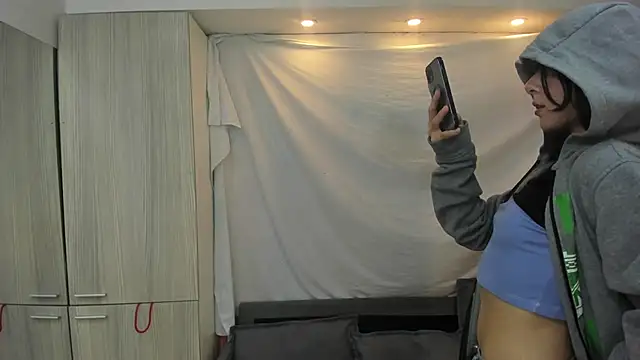 Mhelanny2's cam snapshot