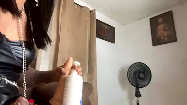 tsqueenanaXL live sex cam