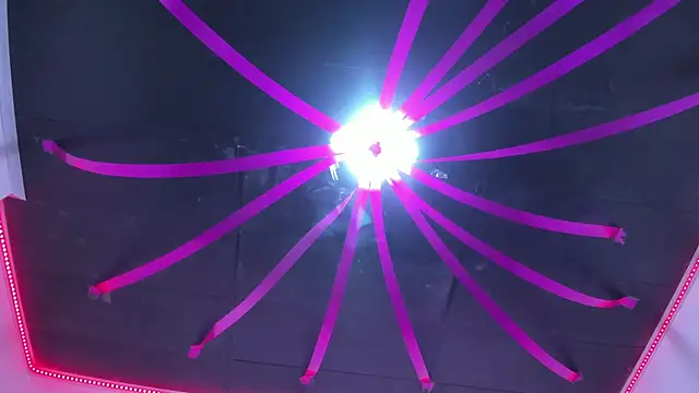 adhalee_js's cam snapshot