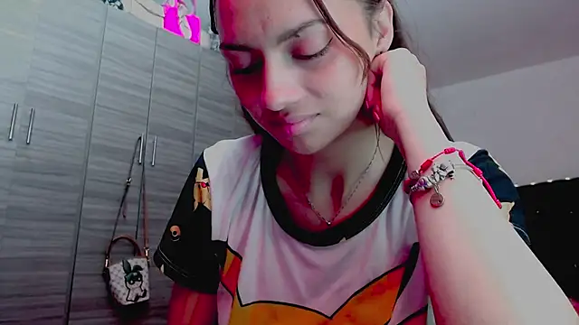 holy_juli's cam snapshot