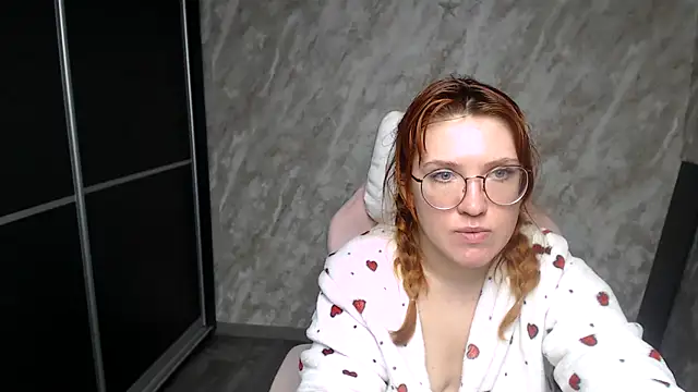 Reginasmilee's cam snapshot