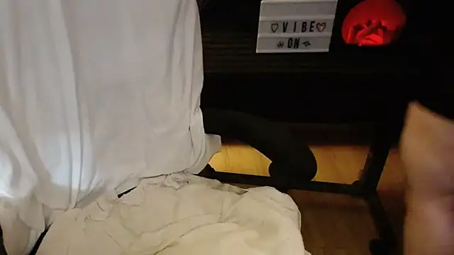 angecornuXO's cam snapshot