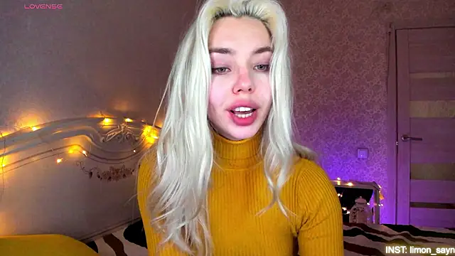 LillyMoure_ live sex cam