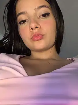 EmmiiGlow's cam snapshot