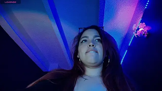 scarlett_velvet_'s cam snapshot