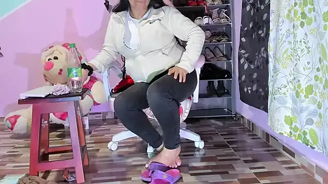 gaticahot's cam snapshot