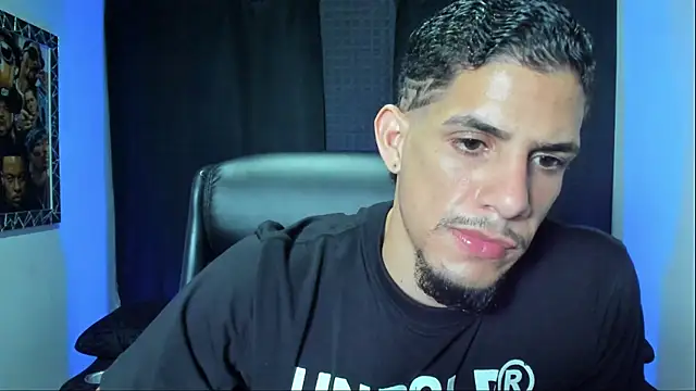 jhonnysnow17's Stripchat show and profile