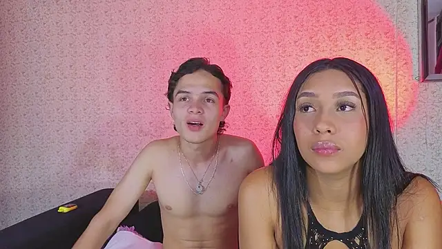 Ebony_and_boy_pm's cam snapshot