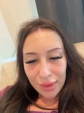 AndreaMood live sex cam