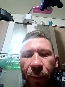 RobertoLuiz84 live sex cam