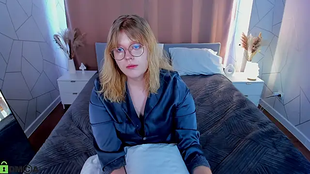 luna_c0ra's cam snapshot