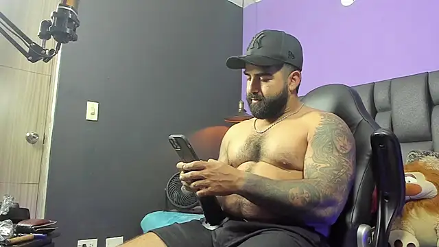 Lyon_vach live sex cam