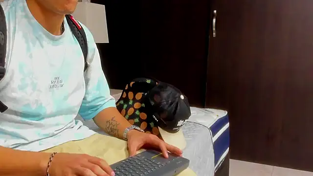 Tobias_Vega live sex cam