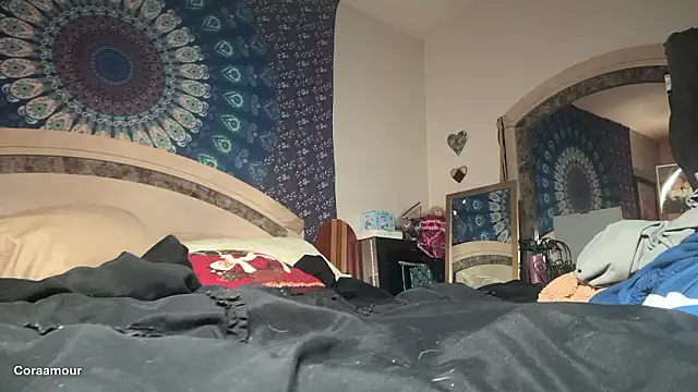 itscoraamour's cam snapshot