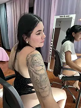 Roxy_rousse01's cam snapshot