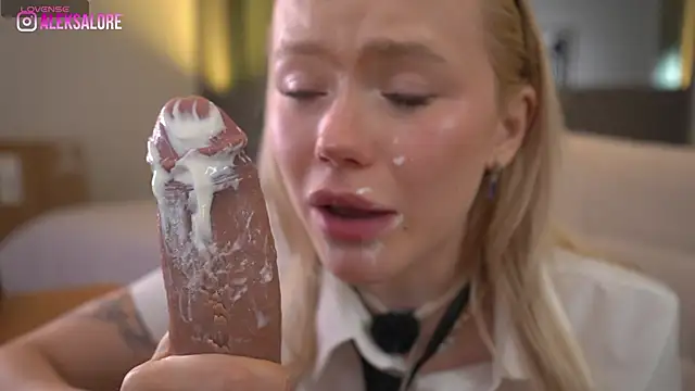 LexieLoree live sex cam