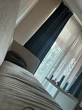 AndreaMood live sex cam