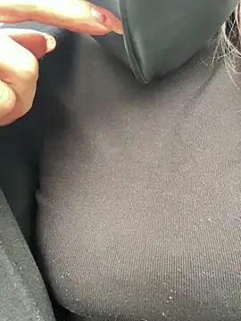 Carlin-yiyi live sex cam