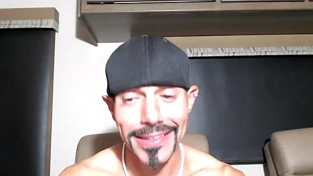 ThickD2C live sex cam