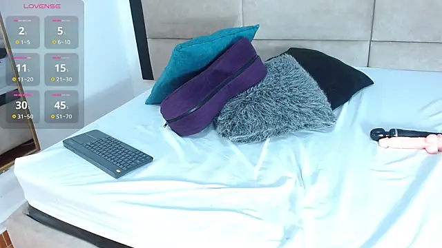 EvaaMoon_'s cam snapshot