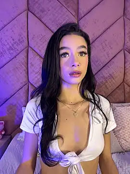 ChloeRosses live sex cam