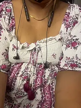 roasted_peanut live sex cam