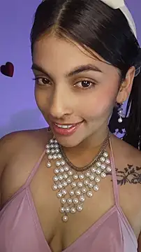 Fox_Roxxan live sex cam