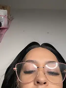 Lylyyy01's cam snapshot