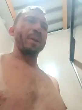 RobertoLuiz84 live sex cam
