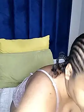 SweetJuicyPussy97 live sex cam