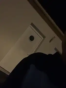 lucboyslam's cam snapshot