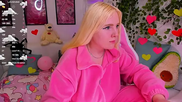 art_lovee's cam snapshot