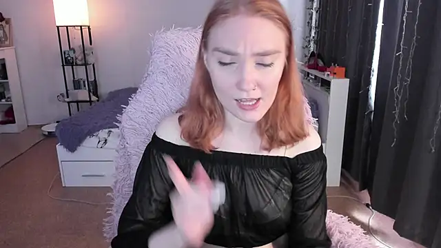 ReddHotPipper live sex cam