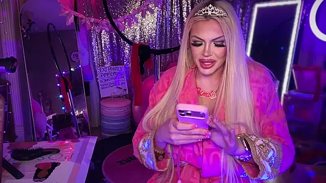 bimbotwerkqueen live sex cam