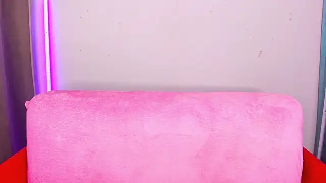 JollyBlondy's cam snapshot