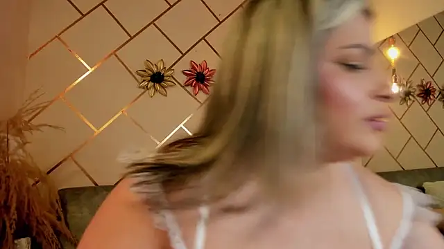 marianeporter__'s cam snapshot