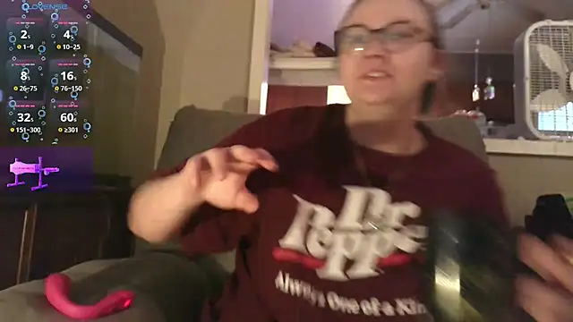 TurtleLady420's cam snapshot