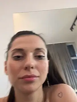 EllyLynn's cam snapshot