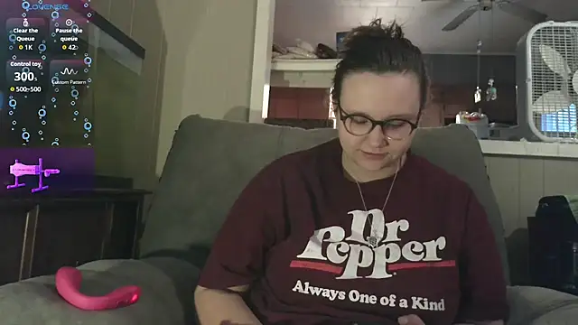 TurtleLady420's cam snapshot