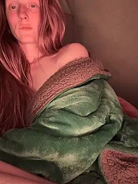 GoldenFlameGoddess live sex cam